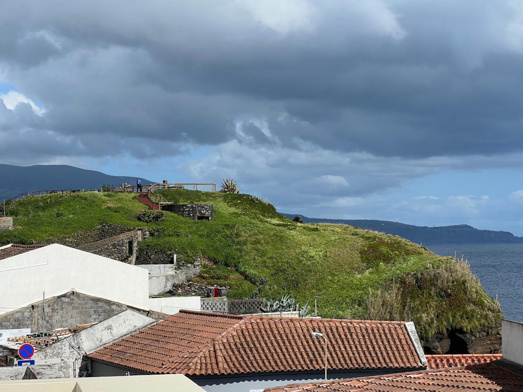 Casa A 2 Minutos A Pe De Piscina Natural Ponta Delgada Esterno foto