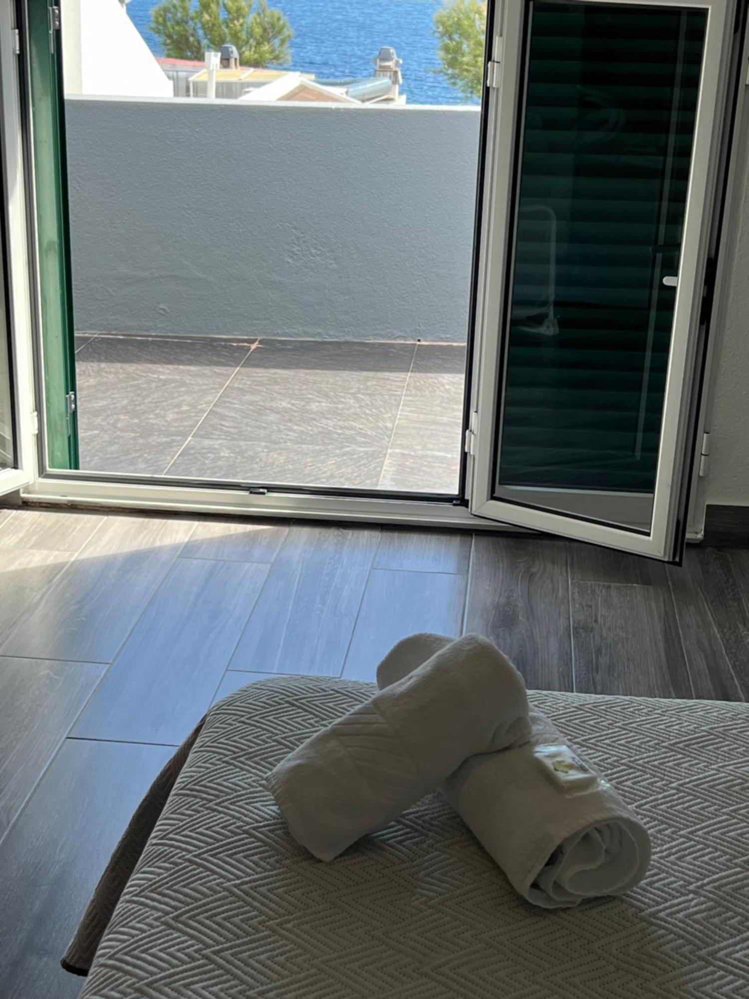 Casa A 2 Minutos A Pe De Piscina Natural Ponta Delgada Esterno foto