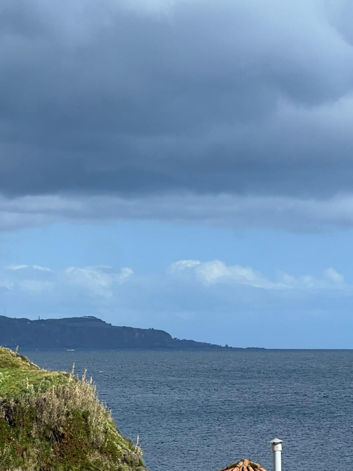 Casa A 2 Minutos A Pe De Piscina Natural Ponta Delgada Esterno foto