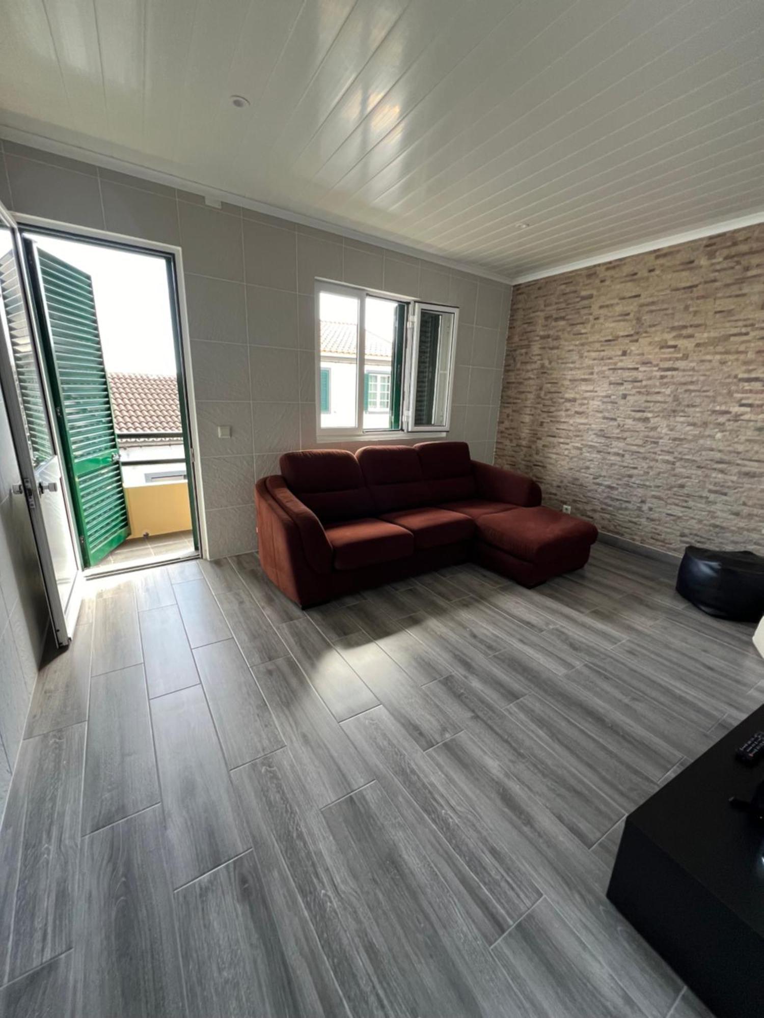 Casa A 2 Minutos A Pe De Piscina Natural Ponta Delgada Esterno foto