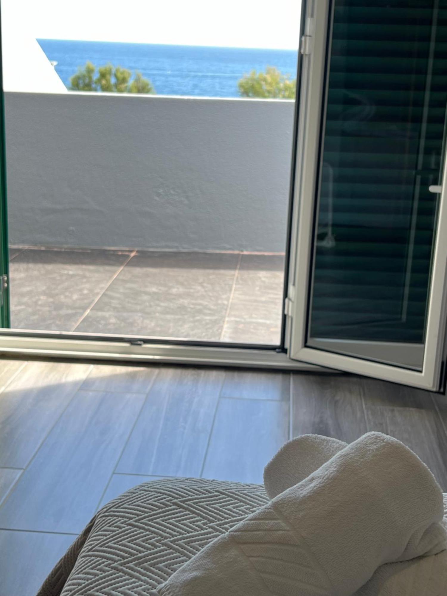 Casa A 2 Minutos A Pe De Piscina Natural Ponta Delgada Esterno foto